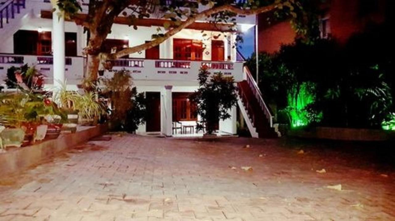 Happy Night Holiday Inn Unawatuna Zewnętrze zdjęcie